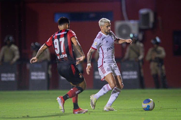 Gols e melhores momentos do triunfo do Flamengo sobre o Vitória pelo Brasileirão