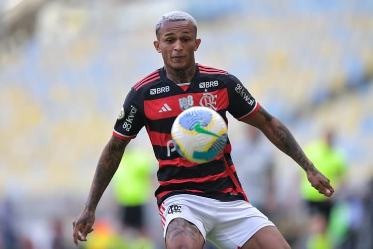 Torcedores do Flamengo se revoltam com conduta da diretoria na negociação de Wesley