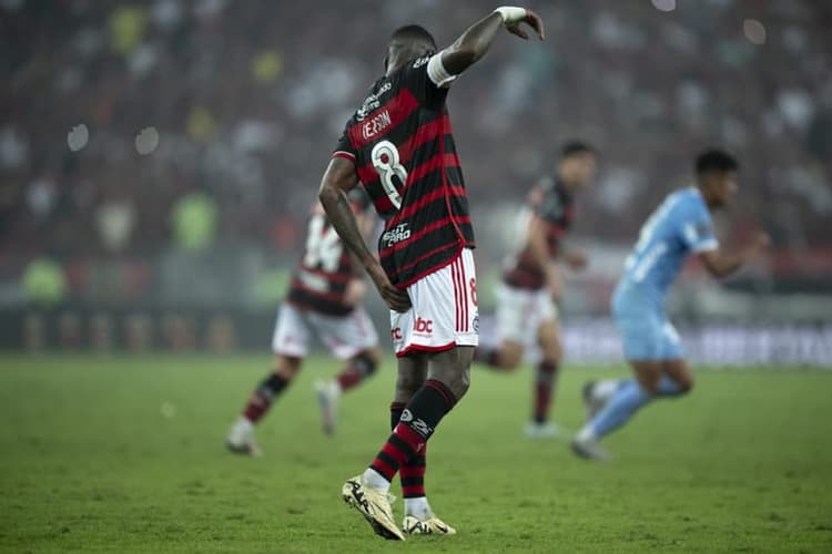 Gerson comenta lesão e projeta próximos jogos do Flamengo