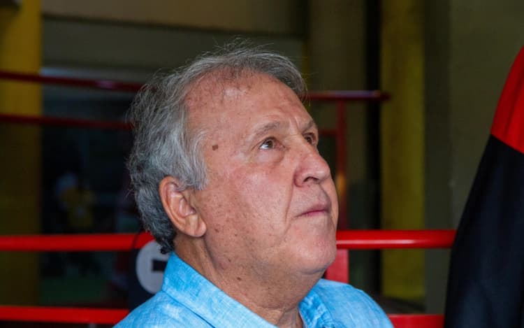 Zico alfineta presidente do Flamengo após declaração de que ele 'vai passar'