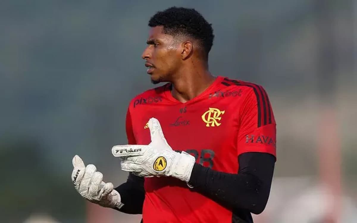 Flamengo vê Hugo Souza valorizado e vai avaliar futuro do goleiro