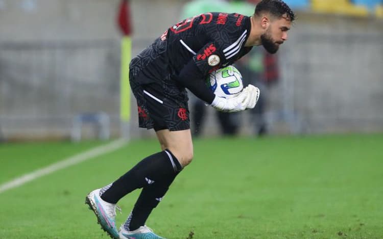 Matheus Cunha pode ser beneficiado com rodagem de elenco e receber mais chances