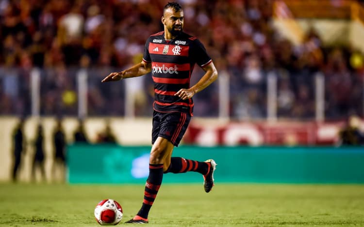 Flamengo encaminha venda de Fabrício Bruno para clube da Premier League