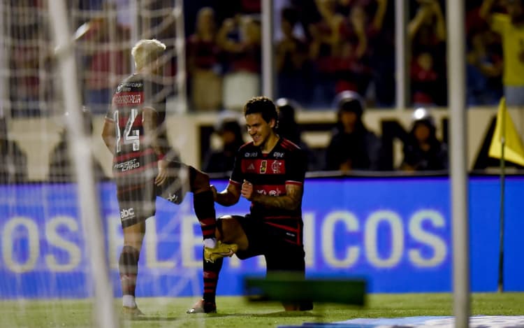 Arrascaeta e Pedro são reavaliados e ficam à disposição para Libertadores