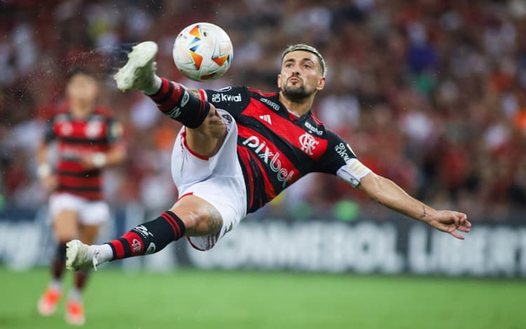 Forte candidato, Arrascaeta já teve promessa para ser camisa 10 do Flamengo