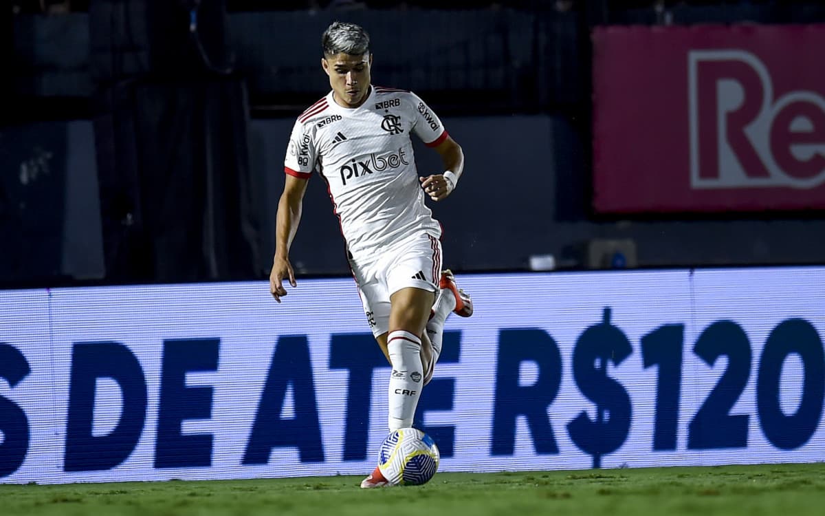 CBF divulga áudios do VAR da partida entre Flamengo e Bragantino: 'Falta acidental'