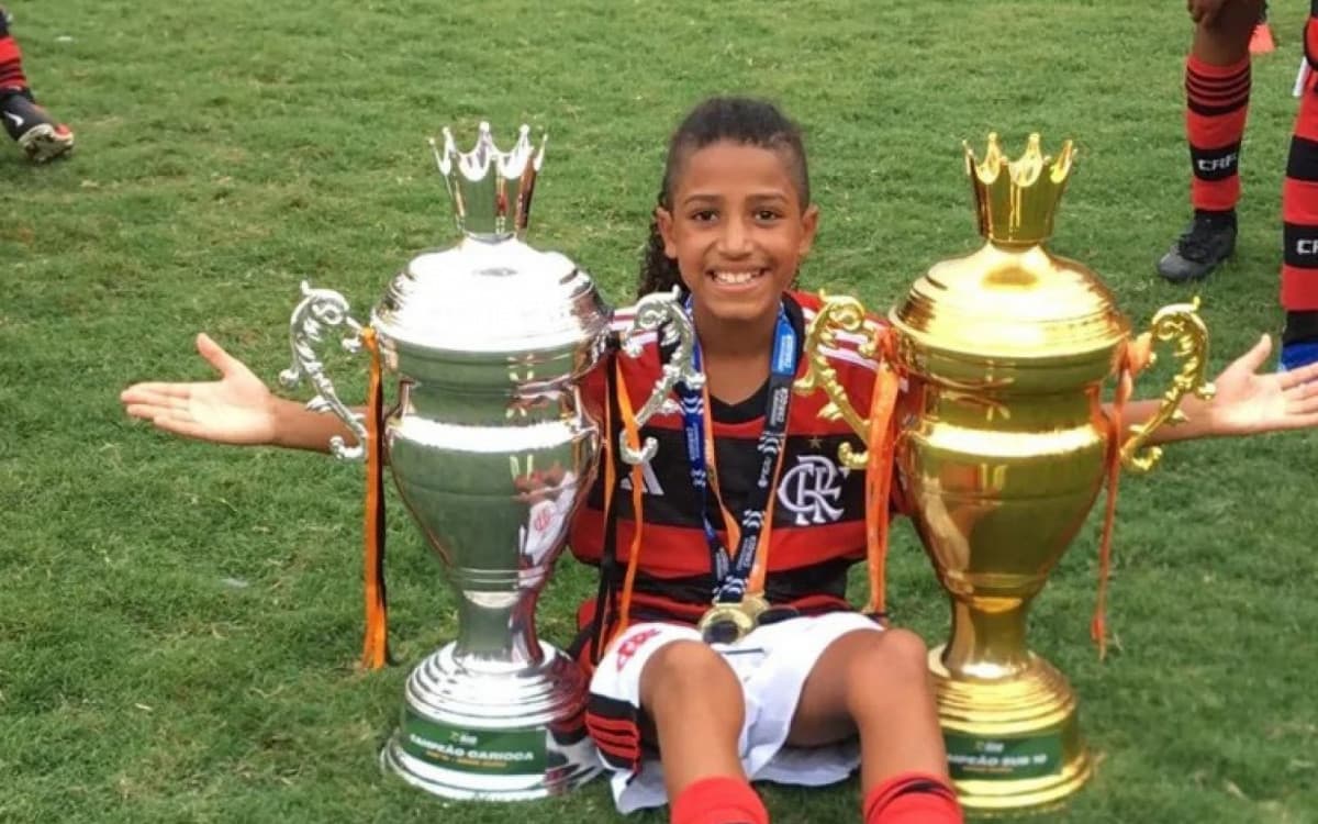 Joia de 11 anos deixa o Flamengo e acerta com o Palmeiras