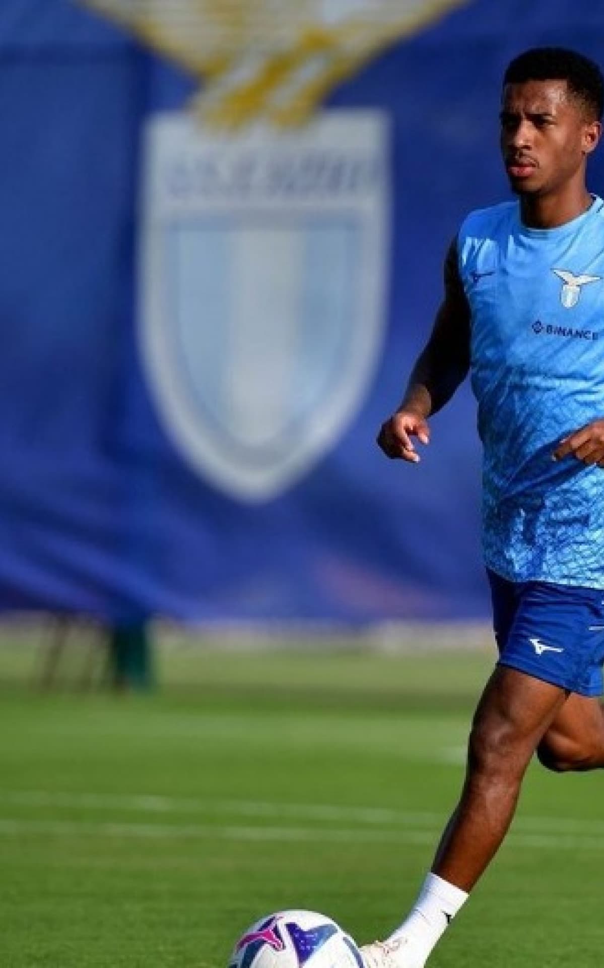 São Paulo atravessa Flamengo e encaminha contratação de Marcos Antônio