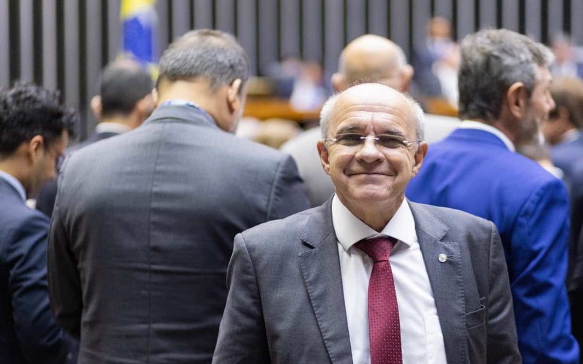 Ex-presidente do Flamengo, Eduardo Bandeira sofre assalto no entorno do Maracanã