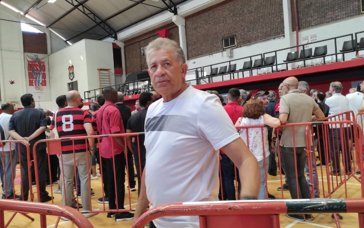 Nunes pede homenagem e vê clima de desolação com morte de Adílio: 'Muito tristes'