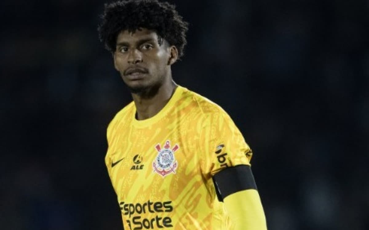 Hugo Souza mostra gratidão ao Flamengo e revela 'resenha' com Pedro