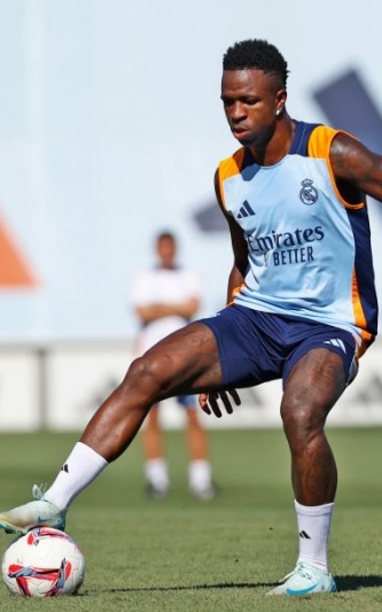 Vini Jr comemora conquista do Flamengo no sub-20: 'Viciados em títulos'