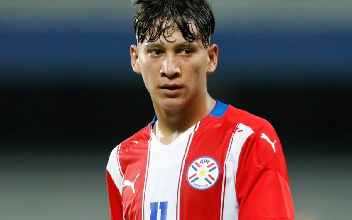 Flamengo acerta contratação de joia da seleção do Paraguai