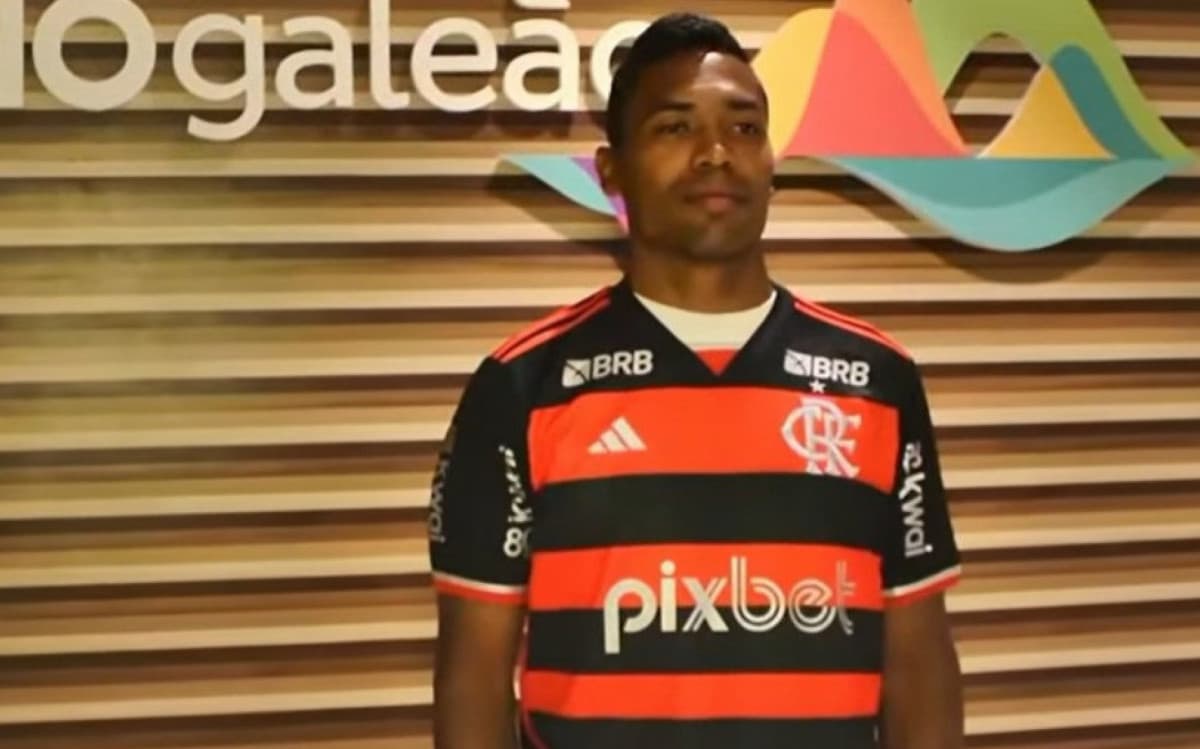 Alcaraz e Alex Sandro aparecem no BID e estão liberados para estrear pelo Flamengo