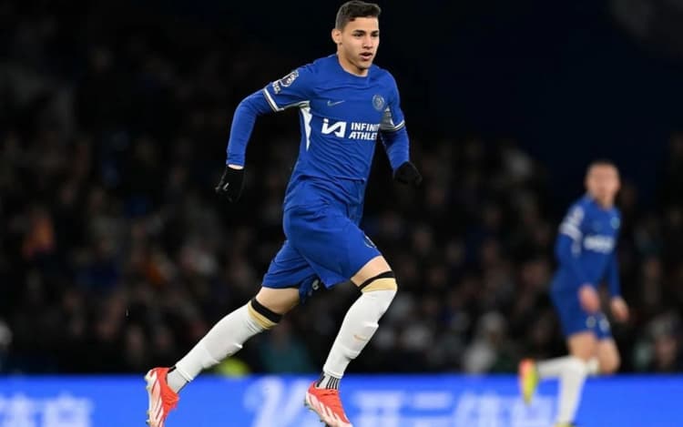 Flamengo corre no fim da janela e negocia com Deivid Washington, do Chelsea