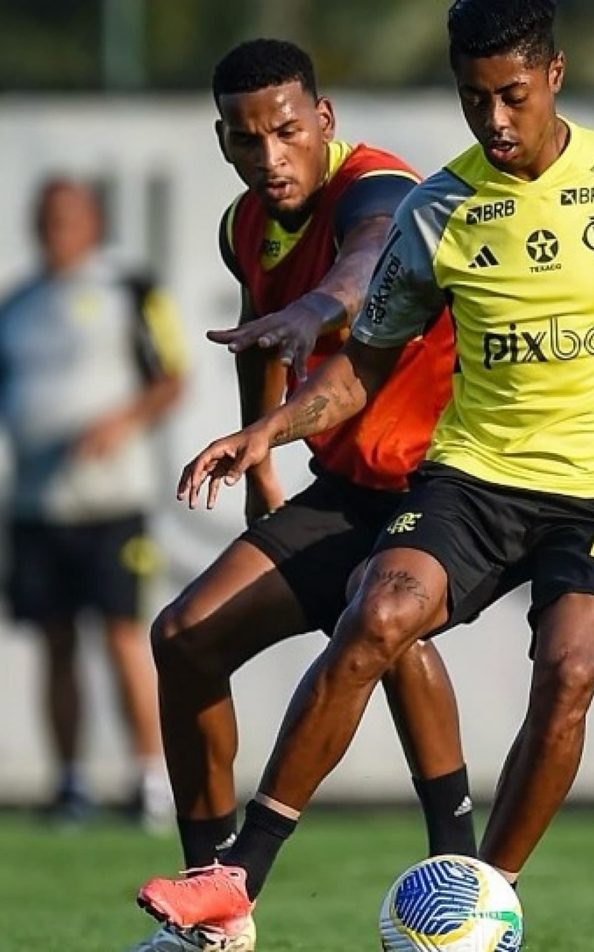 Bruno Henrique espera retribuir Pedro e repetir feito do artilheiro em 2022: 'Jogar por ele'