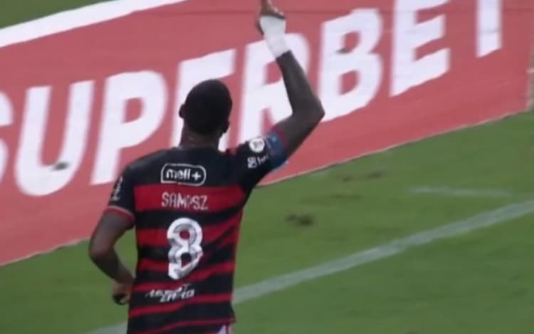 Gerson reconhece 'momento difícil' do Flamengo e defende Tite: 'No futebol existe oscilação'