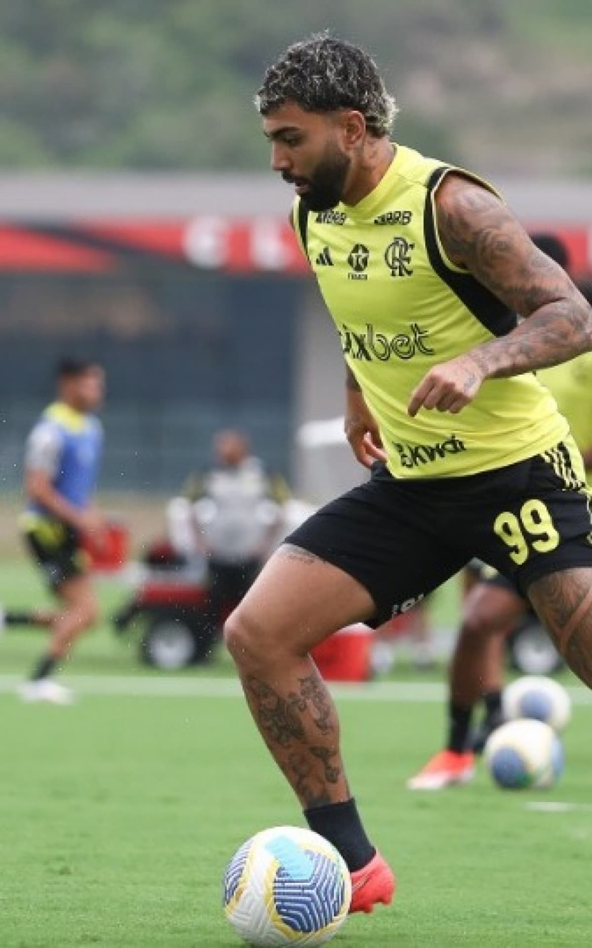 Landim vê Gabigol 'animado' e afirma que torce por desfecho positivo no Flamengo