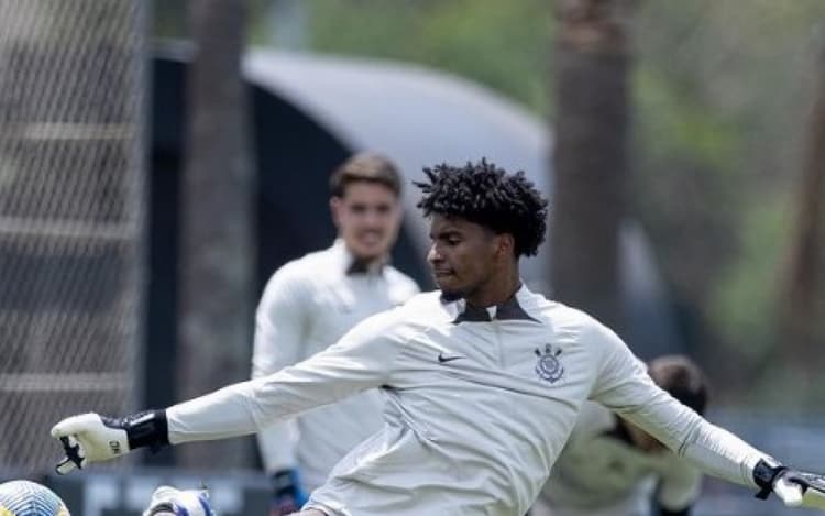 Grupo City demonstra interesse em goleiro que pertence ao Flamengo