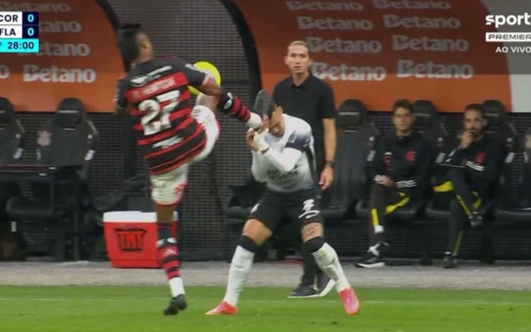 Corinthians x Flamengo: assista ao lance da expulsão de Bruno Henrique