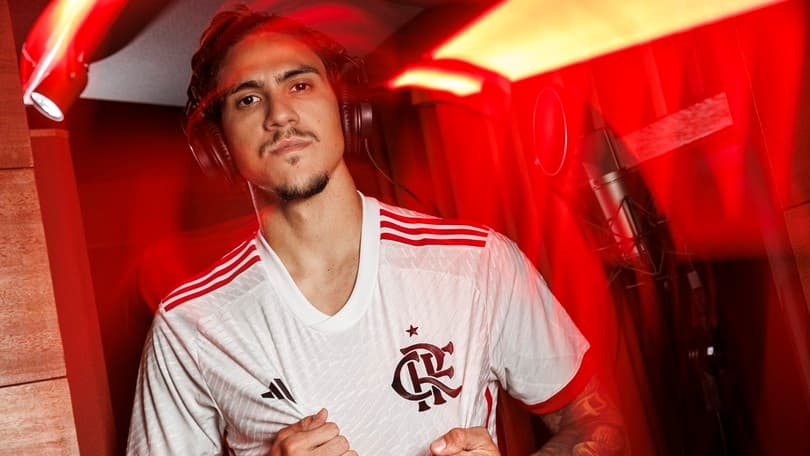 Flamengo renova com fornecedora de material esportivo; veja detalhes do novo contrato