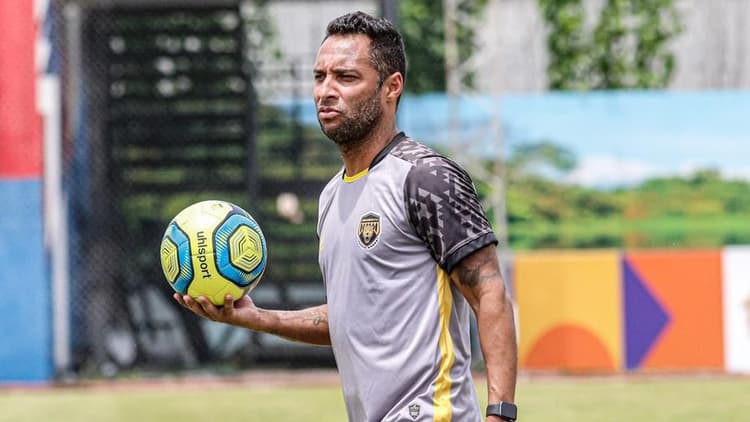 Cria da Gávea e xodó da torcida: Flamengo reencontra Ibson, auxiliar no Amazonas