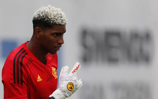 Clube paulista é o favorito para contratar goleiro do Flamengo
